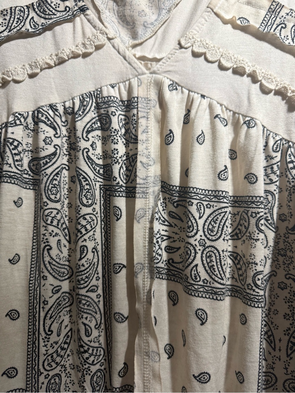 POL Cream Tank Top with Black Bandana Print - Picture 2 of 4